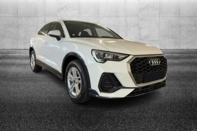 Audi Q3 SPB 35 TFSI S tronic S line edition, del 2024, 40.500 km, in vendita a Pieve Di Cento (BO)