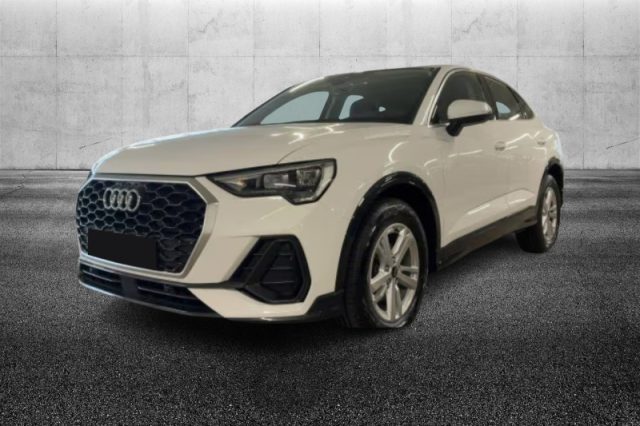 Audi Q3 SPB 35 TFSI S tronic S line edition - foto 2 di 4