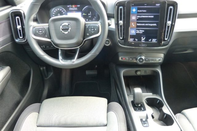 Volvo XC40 T4 Recharge Plug-in Hybrid automatico Core - foto 4 di 4
