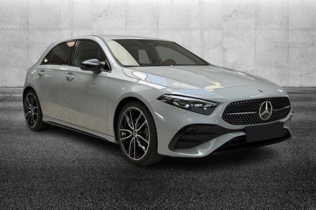 Mercedes-Benz A 200 d Automatic AMG Line Advanced, del 2025, 12.300 km, in vendita a Pieve Di Cento (BO)