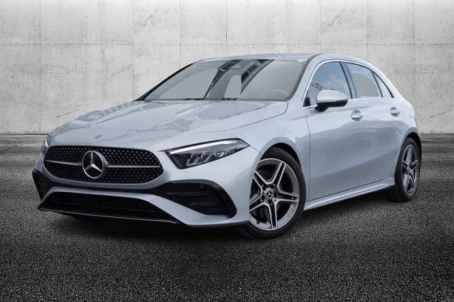Mercedes-Benz A 220 d Automatic AMG Line Advanced, del 2025, 21.200 km, in vendita a Pieve Di Cento (BO)