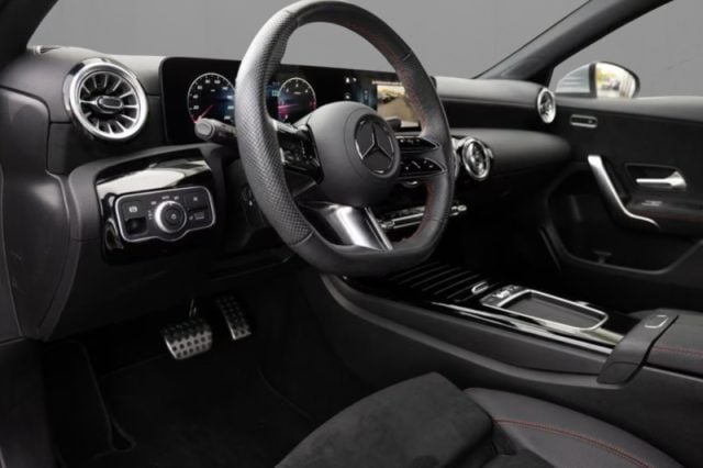 Mercedes-Benz A 220 d Automatic AMG Line Advanced - foto 3 di 4