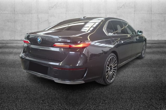 BMW 740 d xDrive - foto 2 di 4