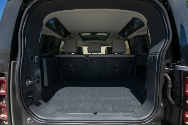 Land Rover Defender 90 3.0D I6 250 CV AWD Auto S, in vendita a Pieve Di Cento (BO)