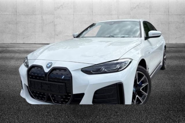 BMW i4 eDrive 35 Msport, del 2024, 46.700 km, in vendita a Pieve Di Cento (BO)