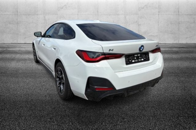 BMW i4 eDrive 35 Msport - foto 2 di 4
