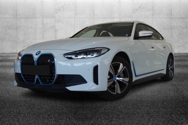 BMW i4 eDrive 35 Msport, del 2023, 19.500 km, in vendita a Pieve Di Cento (BO)