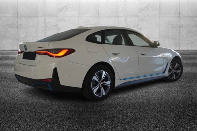 BMW i4 eDrive 35 Msport - foto 3 di 4