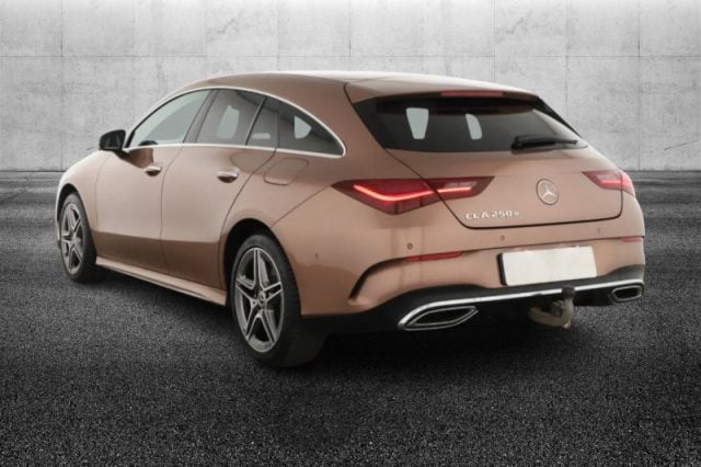 Mercedes-Benz CLA 250 e hybrid EQ Shooting Brake Business - foto 4 di 4