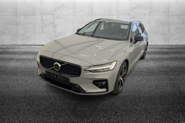 Volvo V60 B4 automatico Plus Dark, del 2024, 31.999 km, in vendita a Pieve Di Cento (BO)