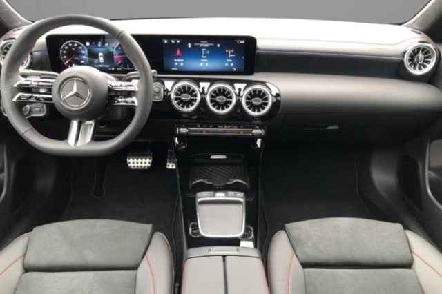 Mercedes-Benz CLA 220 d Automatic AMG Line Advanced Plus - foto 3 di 4