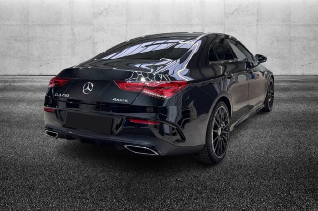 Mercedes-Benz CLA 250 Automatic 4Matic AMG Line Advanced Plus - foto 2 di 4