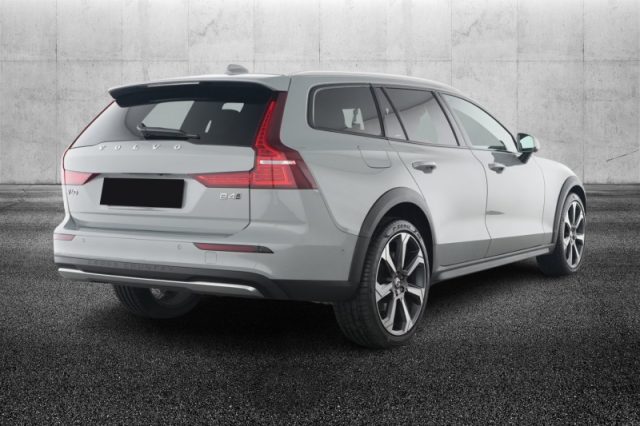 Volvo V60 Cross Country B4 (d) AWD automatico Plus - foto 2 di 4