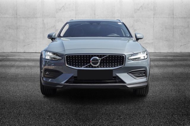 Volvo V60 Cross Country B4 (d) AWD automatico Plus - foto 4 di 4