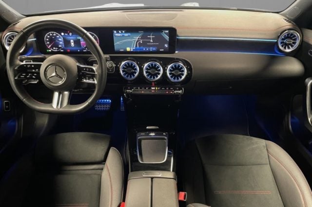 Mercedes-Benz CLA 220 d Automatic AMG Line Advanced Plus - foto 4 di 4