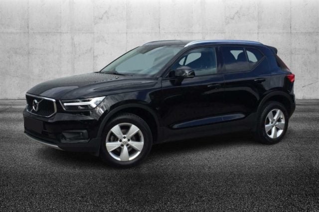 Volvo XC40 T3 Geartronic Momentum Pro, del 2020, 40.800 km, in vendita a Pieve Di Cento (BO)