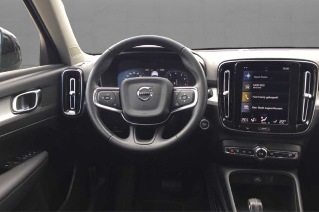 Volvo XC40 T3 Geartronic Momentum Pro - foto 4 di 4