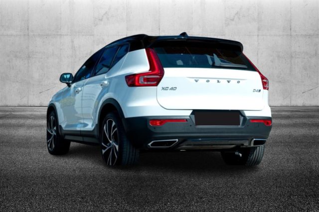 Volvo XC40 D4 AWD Geartronic R-design - foto 2 di 4