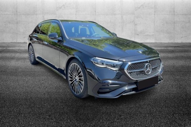 Mercedes-Benz E 220 d Mild hybrid 4Matic S.W. AMG Line Advanced Plus - foto 2 di 4