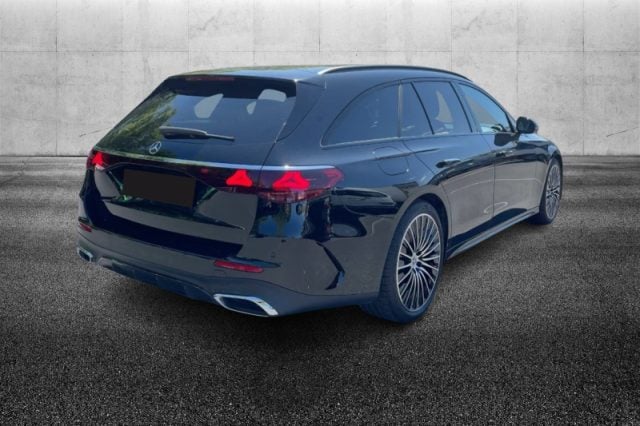 Mercedes-Benz E 220 d Mild hybrid 4Matic S.W. AMG Line Advanced Plus - foto 4 di 4