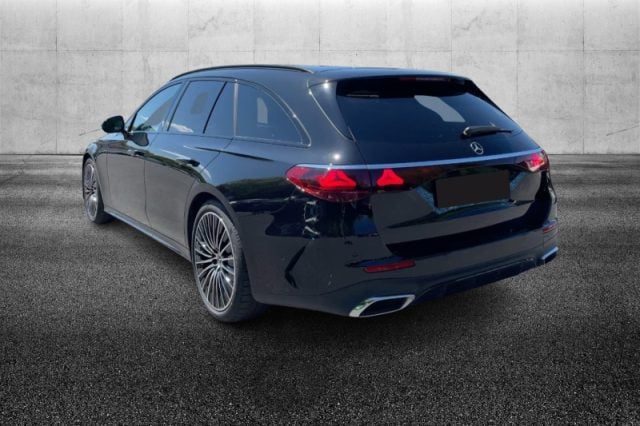 Mercedes-Benz E 220 d Mild hybrid 4Matic S.W. AMG Line Advanced Plus - foto 3 di 4