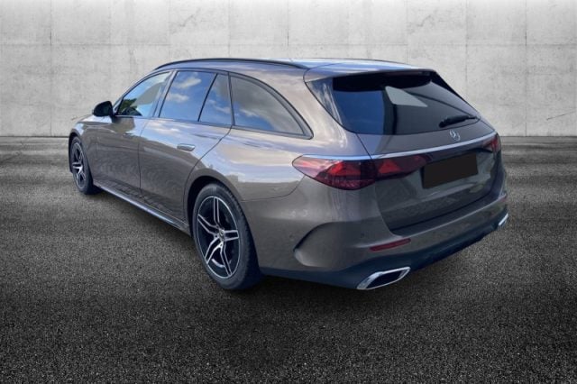 Mercedes-Benz E 220 d Mild hybrid 4Matic S.W. AMG Line Advanced - foto 3 di 4