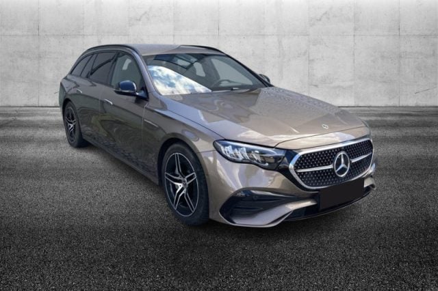 Mercedes-Benz E 220 d Mild hybrid 4Matic S.W. AMG Line Advanced - foto 2 di 4