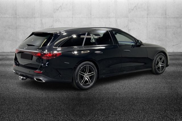 Mercedes-Benz E 220 d Mild hybrid 4Matic S.W. AMG Line Advanced - foto 2 di 4