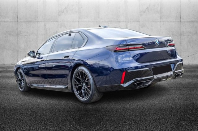 BMW 760 Me xDrive Serie 7 (G70) - foto 4 di 4