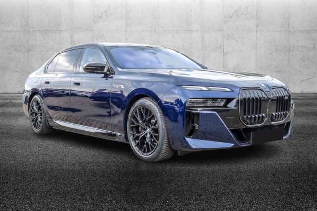 BMW 760 Me xDrive Serie 7 (G70) - foto 2 di 4