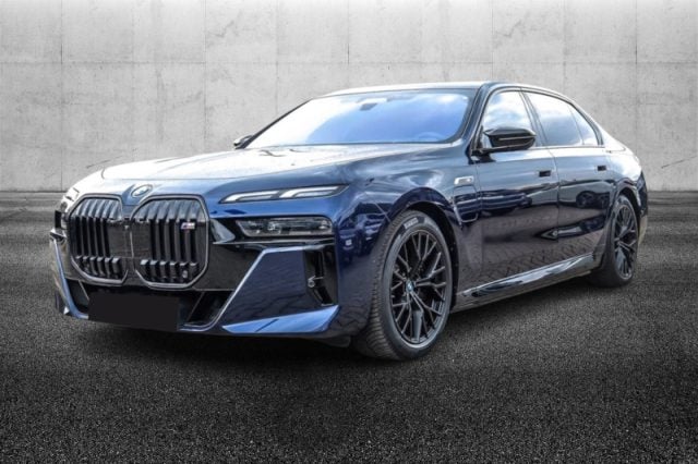 BMW 760 Me xDrive Serie 7 (G70), del 2025, 43.300 km, in vendita a Pieve Di Cento (BO)