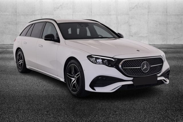 Mercedes-Benz E 220 d Mild hybrid 4Matic S.W. AMG Line Advanced - foto 2 di 4