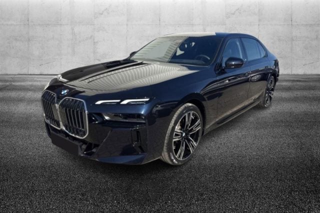 BMW 740 d xDrive Msport, del 2025, 24.600 km, in vendita a Pieve Di Cento (BO)