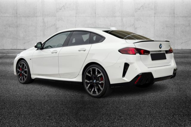 BMW 218 d Gran Coupé MSport Pro - foto 4 di 4