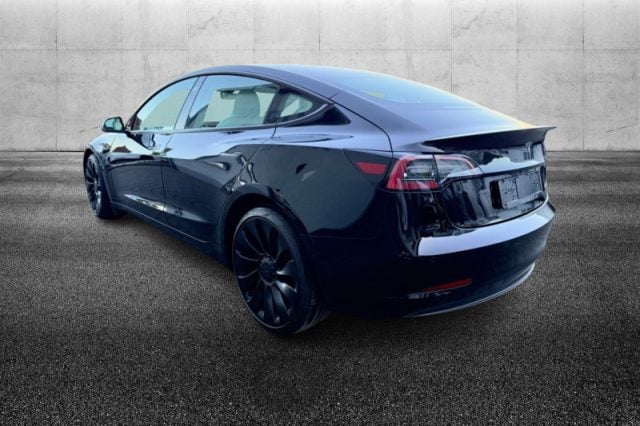 Tesla Model 3 Long Range AWD Performance - foto 4 di 4