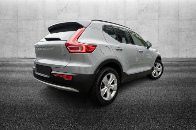 Volvo XC40 T2 automatico Essential - foto 2 di 4