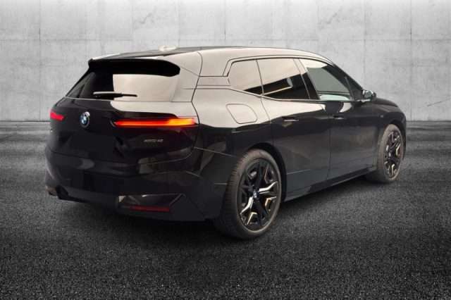 BMW iX xDrive 40 - foto 2 di 4