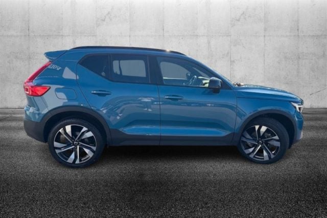 Volvo XC40 B3 automatico Plus Dark - foto 3 di 4