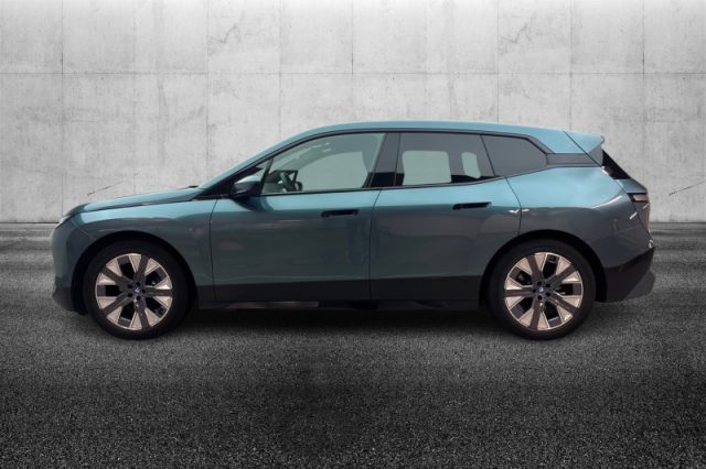 BMW iX xDrive 40 - foto 3 di 4