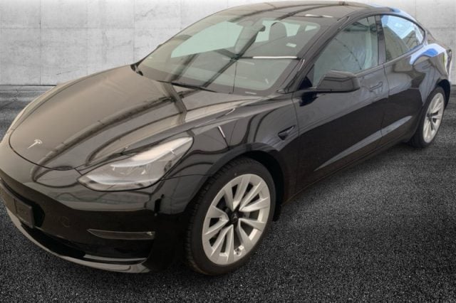 Tesla Model 3 Long Range Dual Motor AWD, del 2023, 45.800 km, in vendita a Pieve Di Cento (BO)