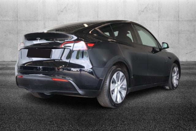 Tesla Model Y Long Range AWD - foto 3 di 4
