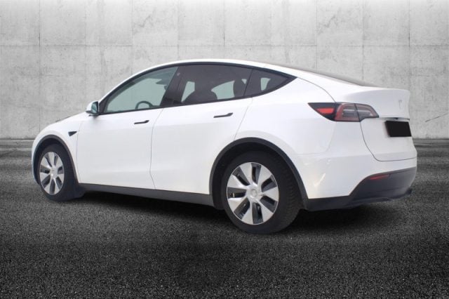 Tesla Model Y RWD - foto 3 di 4