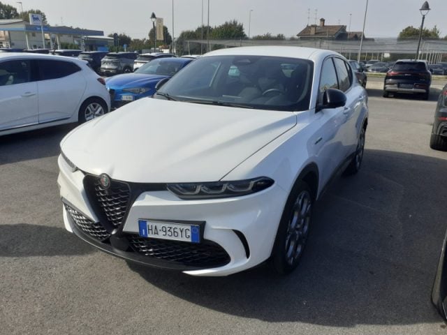 Alfa Romeo Tonale 1.3 280 CV PHEV AT6 Q4 Veloce, del 2025, 17.500 km, in vendita a Pieve Di Cento (BO)
