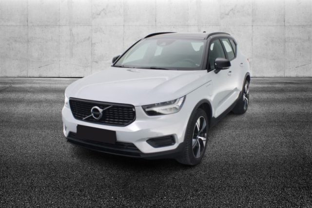 Volvo XC40 T4 Recharge Plug-in Hybrid automatico Core - foto 2 di 4