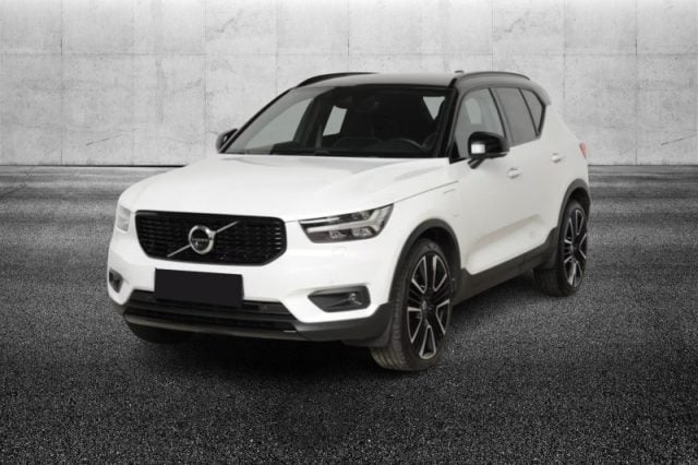 Volvo XC40 T5 Recharge Plug-in Hybrid R-design, del 2020, 39.999 km, in vendita a Pieve Di Cento (BO)