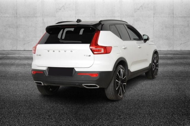 Volvo XC40 T5 Recharge Plug-in Hybrid R-design - foto 4 di 4