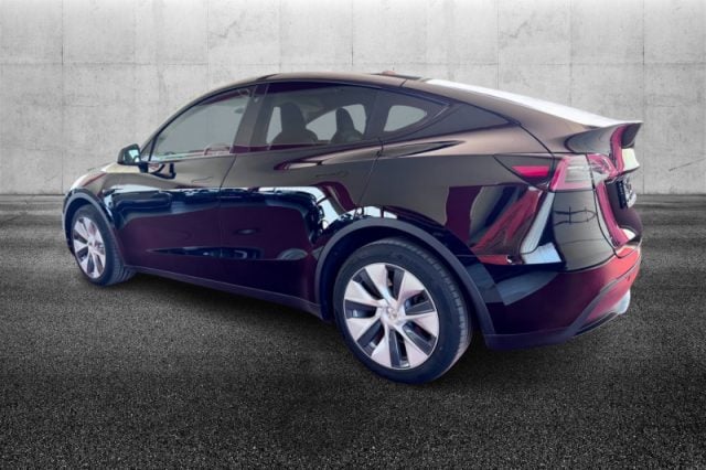 Tesla Model Y Long Range AWD - foto 4 di 4