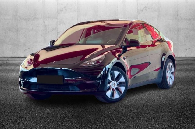 Tesla Model Y Long Range AWD, del 2021, 36.800 km, in vendita a Pieve Di Cento (BO)