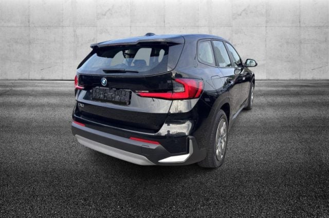 BMW iX1 xDrive 30 - foto 3 di 4