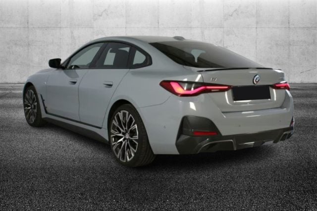 BMW i4 eDrive 35 Msport Pro - foto 4 di 4